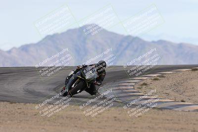 media/Nov-16-2025-Race Pace (Sun) [[8c5fa54630]]/Non Verified Riders (1st 20 Minutes)/6-Turn 12 (2pm)/